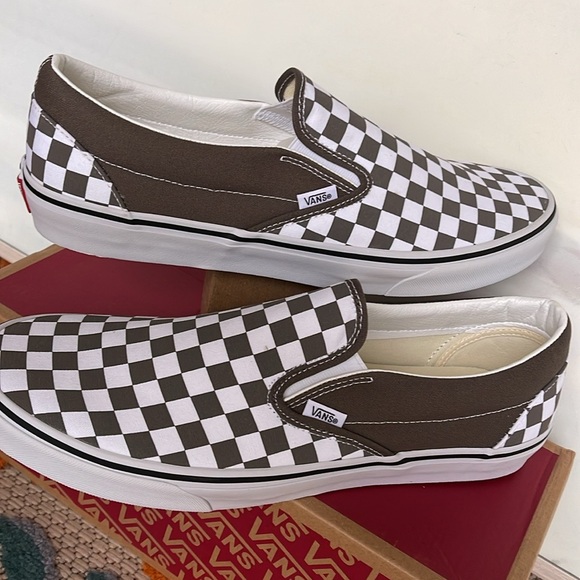 Vans Men’s Classic Slip-On Color Theory Checkerboard
VN000BV29JC
Sneakers - Picture 7 of 16